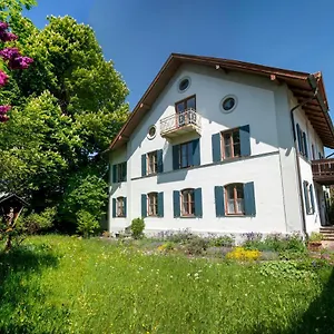 Landhauswohnung Mit Wildromantischem Garten Füssen